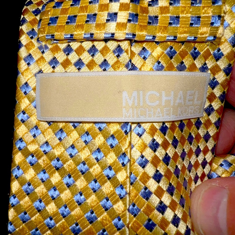 Michael kors gold necktie never worn great condition fast shipping